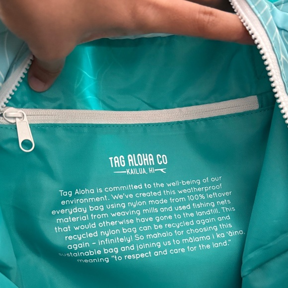 Hawaiian Leaf Tote Bag - Picture 6 of 9